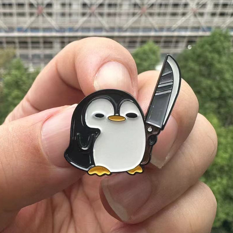 Funny Penguin Holding Big Knif - Edc Everyday Carry Knives recension och pris